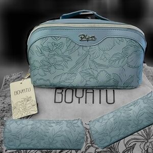 Blue Floral Cosmetic Bag Set